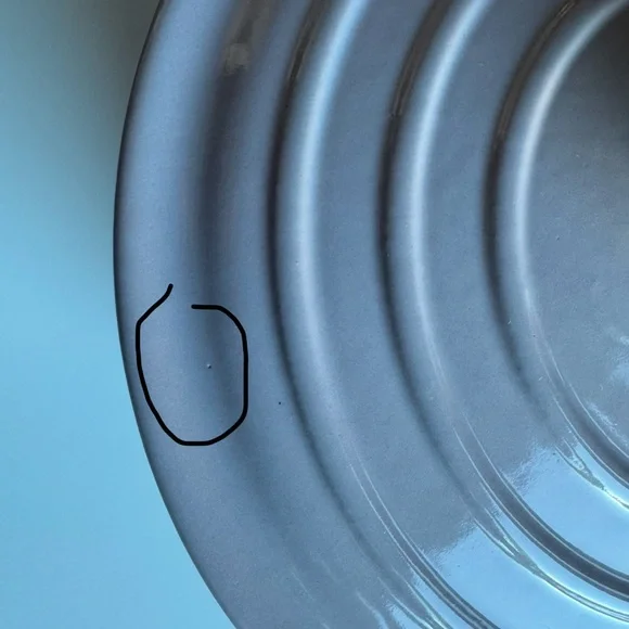 Used:  Le Creuset Signature Saucepan in Shallot - Picture 4 of 5